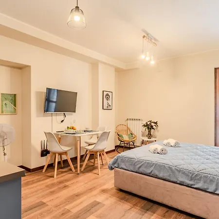 Apartment Piazza San Giuseppe-4 By Interhome